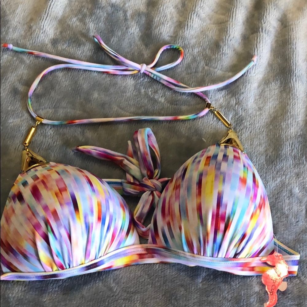Women’s Bikini - Picture 2 of 8